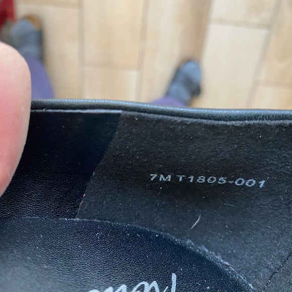 TROTTERS Ladies Kiera black pumps Sz 7M. 1” heels. 100% Leather. - Picture 8 of 8